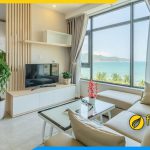 Hình ảnh Mẫu kệ tivi chung cư nhỏ đẹp kết hợp cùng nội thất bàn trà, ghế sofa