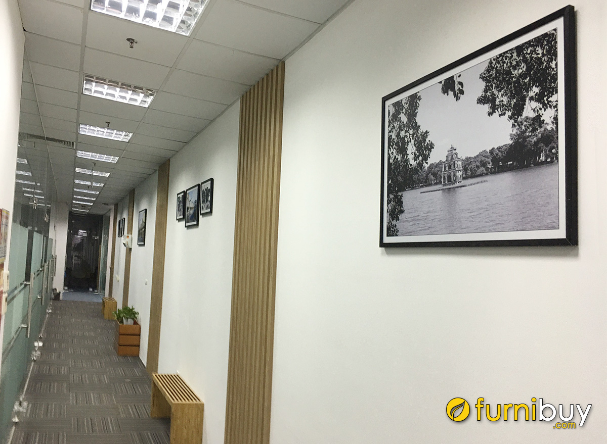 Hình ảnh Tranh đen trắng treo tường hành lang cơ quan, công ty