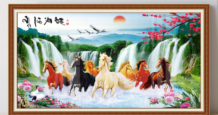 Mẫu tranh bát mã truy phong đàn ngựa phi trên nước và thác nước chảy
